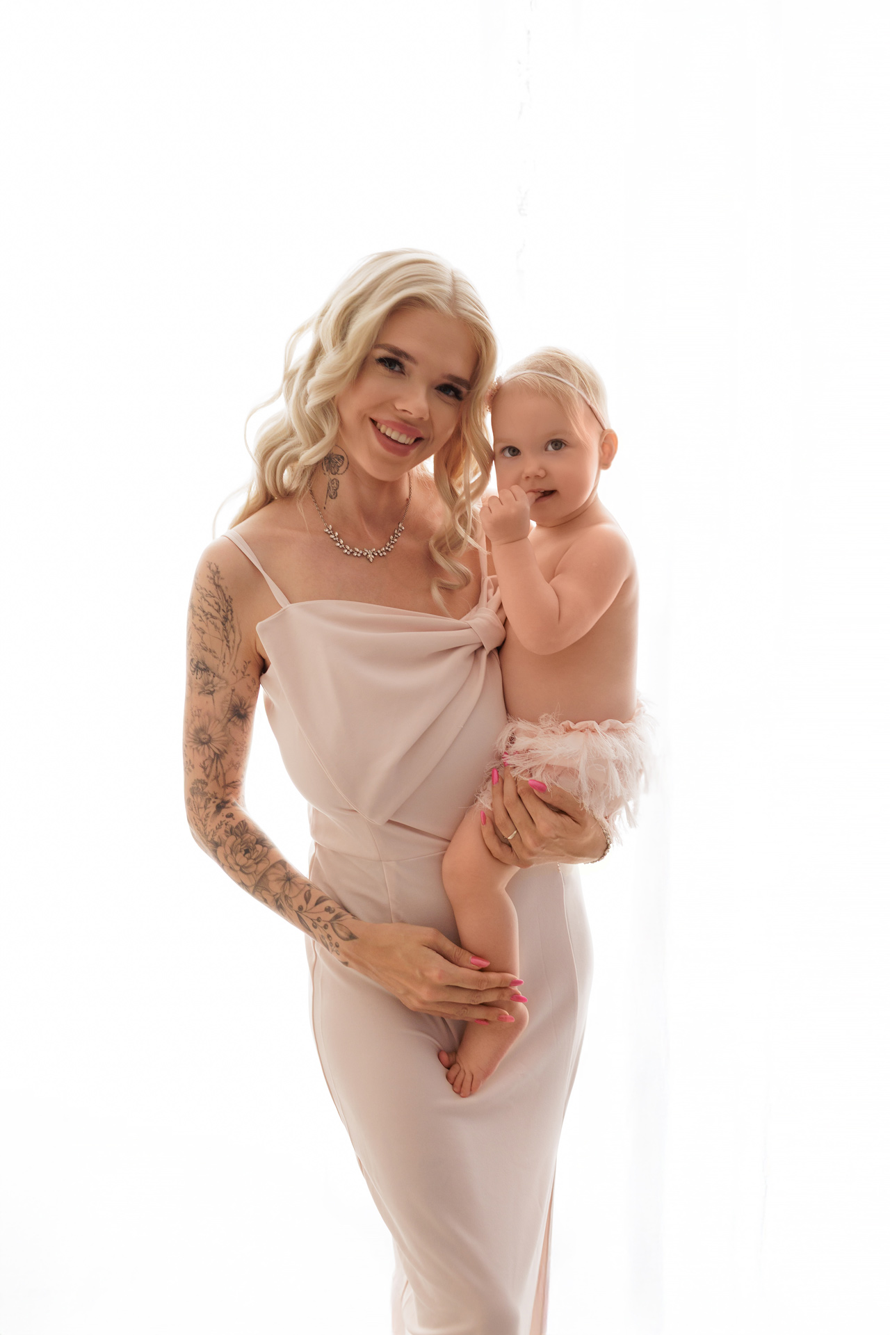 Fine-Art-mom-and-baby-photography-in-Lund-Sweden