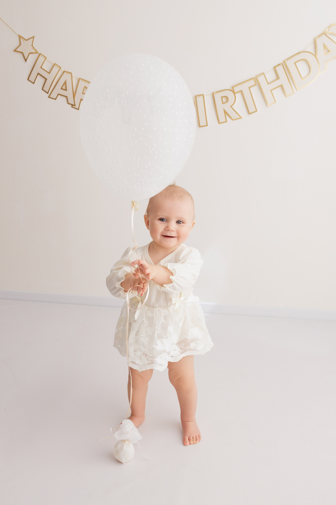 Milestone-photography-for-babies-under-one-year-in-Skane