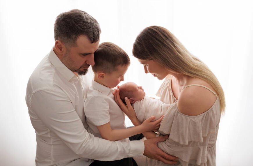newborn-photography-with-parents