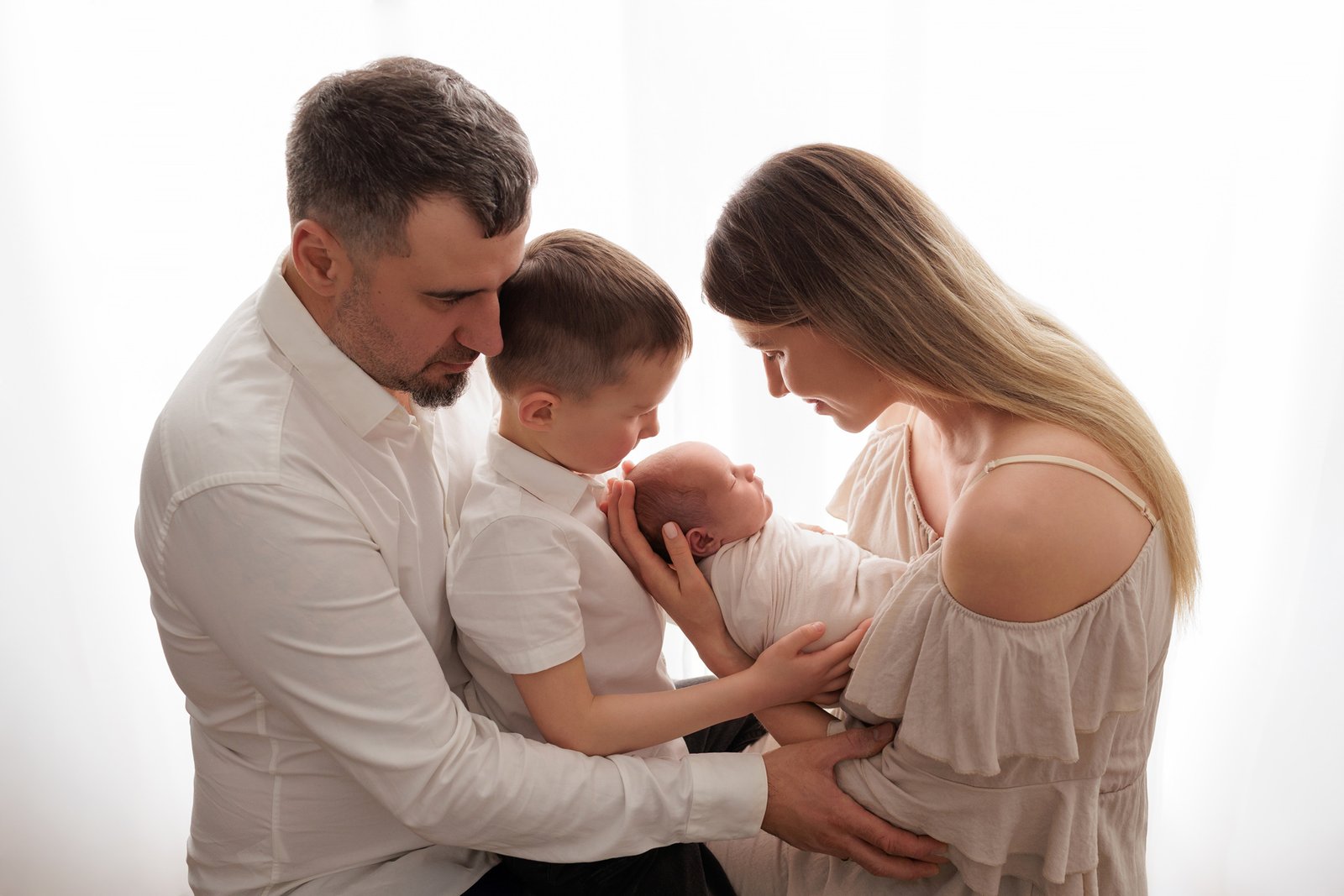 newborn-photography-with-parents